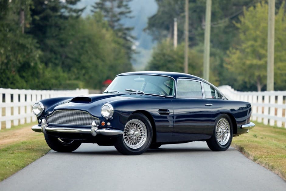 1961 Aston Martin DB4 sold for $470,000