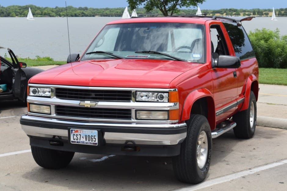 1999 Chevrolet Tahoe GMT400 sold for $10,100