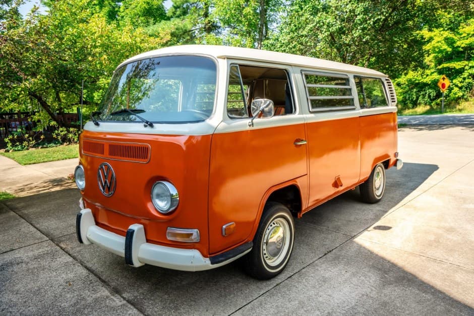 1972 Volkswagen Bay-Window Camper sold for $11,000