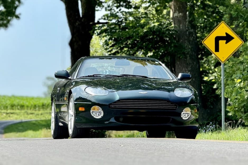 2000 Aston Martin DB7 sold for $32,000