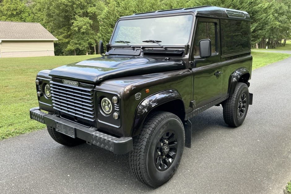 1996 Land Rover 90 / Defender 90 (Euro Spec) sold for $38,500