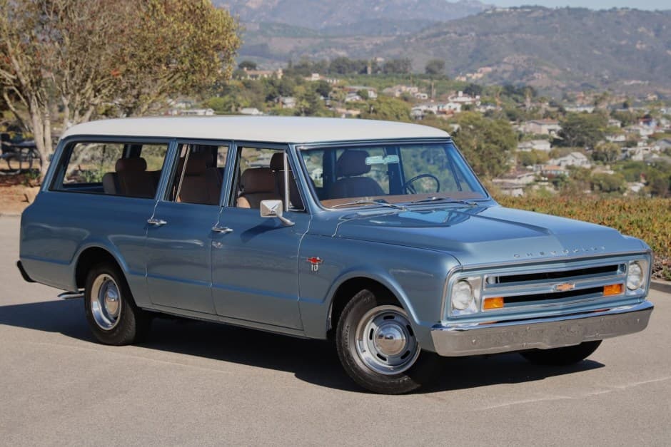 1967 Chevrolet Suburban (1967-1972) sold for $43,000