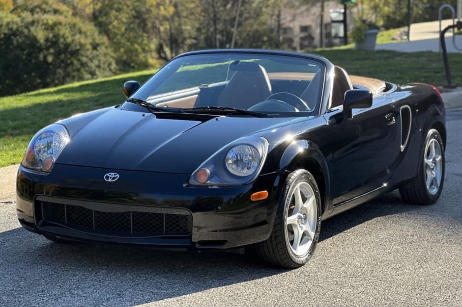 2002 Toyota W30 MR2 sold for $18,000