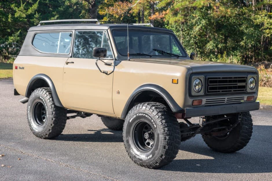 1977 International Harvester Scout sold for $23,750