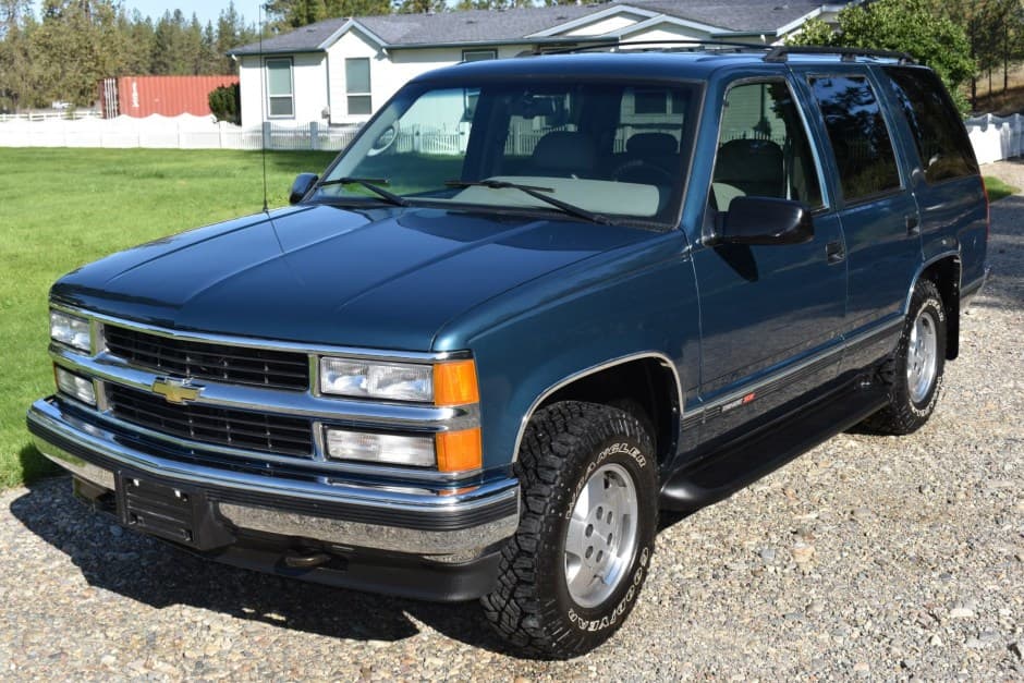 1995 Chevrolet Tahoe GMT400 sold for $16,583