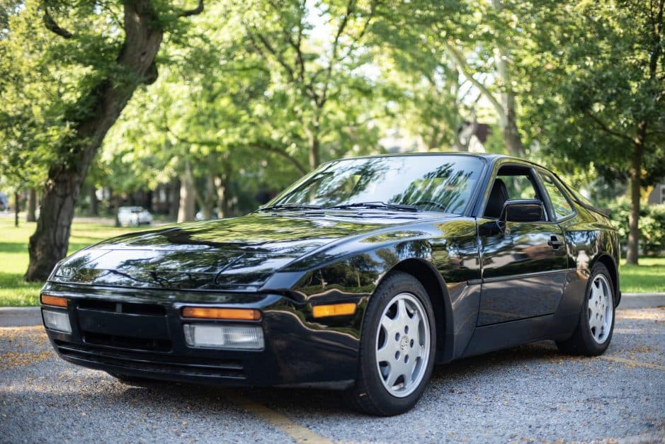 1990 Porsche 944 sold for $14,250