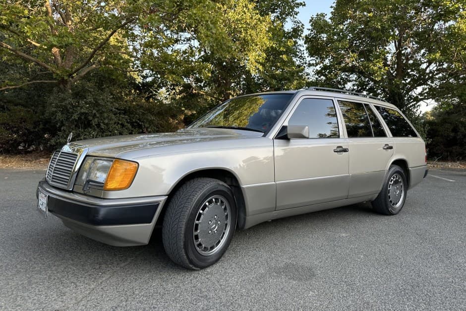 1991 Mercedes-Benz W124 E-Class sold for $13,000
