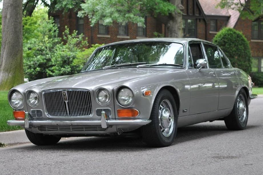 1973 Jaguar XJ Series 1 (1968-1973) sold for $21,000