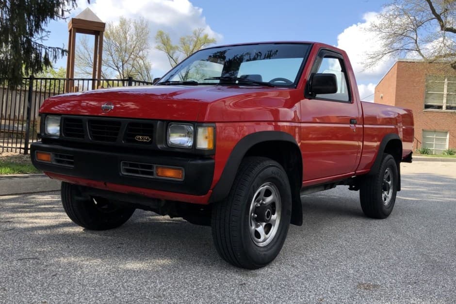 1993 Nissan Pickup sold for $10,600