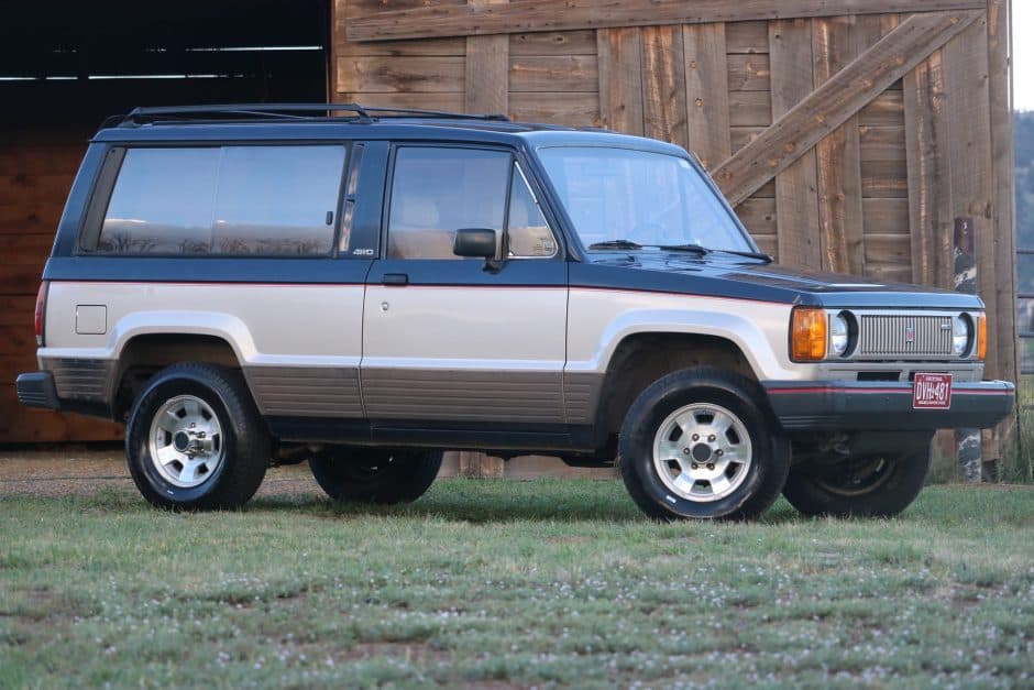 1986 Isuzu Trooper sold for $16,555