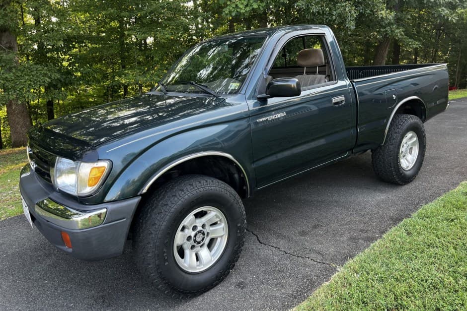 1998 Toyota Tacoma (N1X0 1995-2005) sold for $12,250