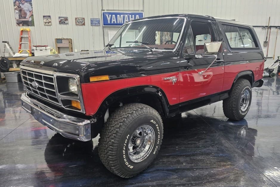 1981 Ford Bronco 3rd Generation 1980-1986 sold for $30,500