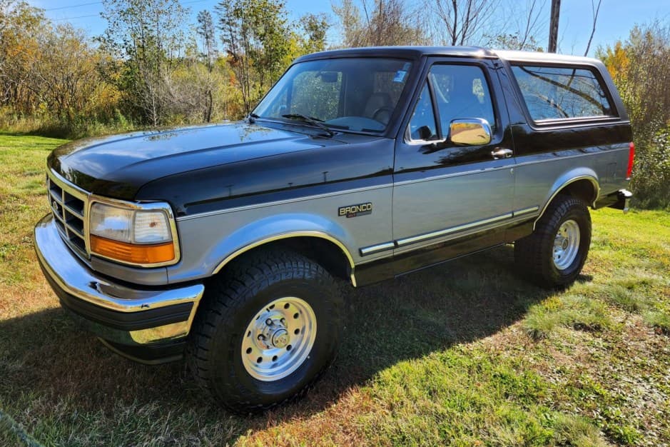 1995 Ford Bronco 4th-5th Generations 1987-1996 sold for $36,000