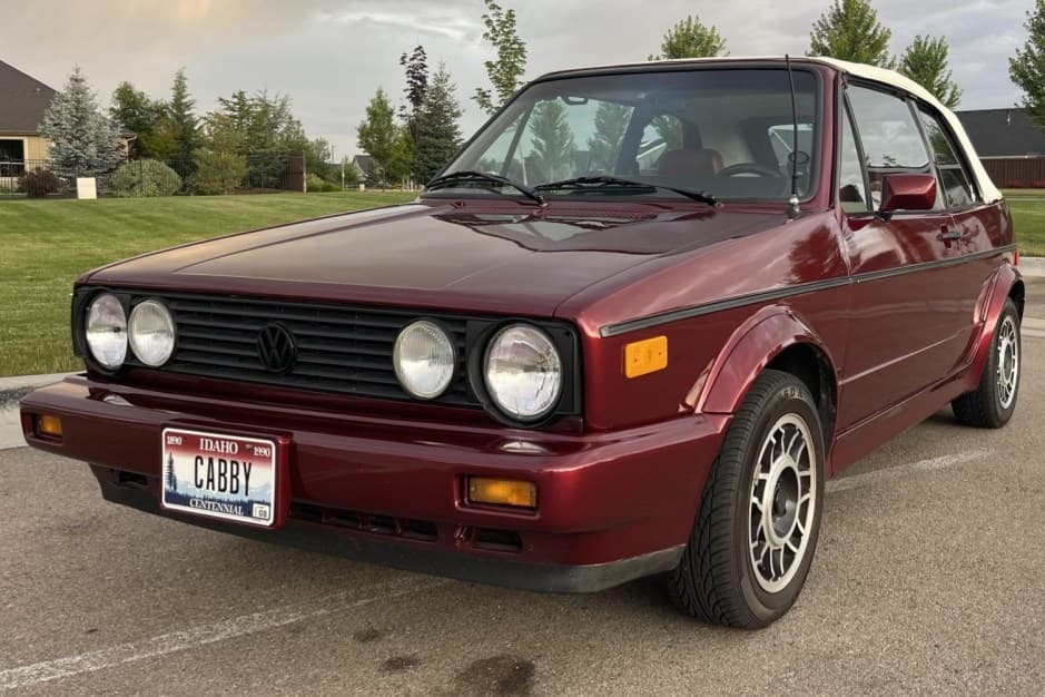 1990 Volkswagen Golf/Rabbit Cabriolet sold for $5,653