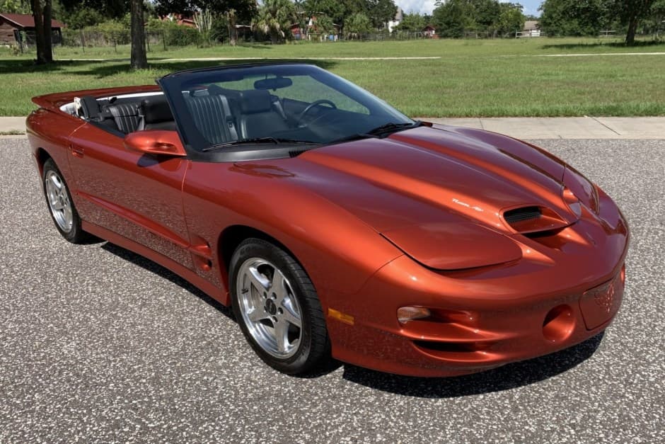 2001 Pontiac Firebird (1993-2002) sold for $34,000