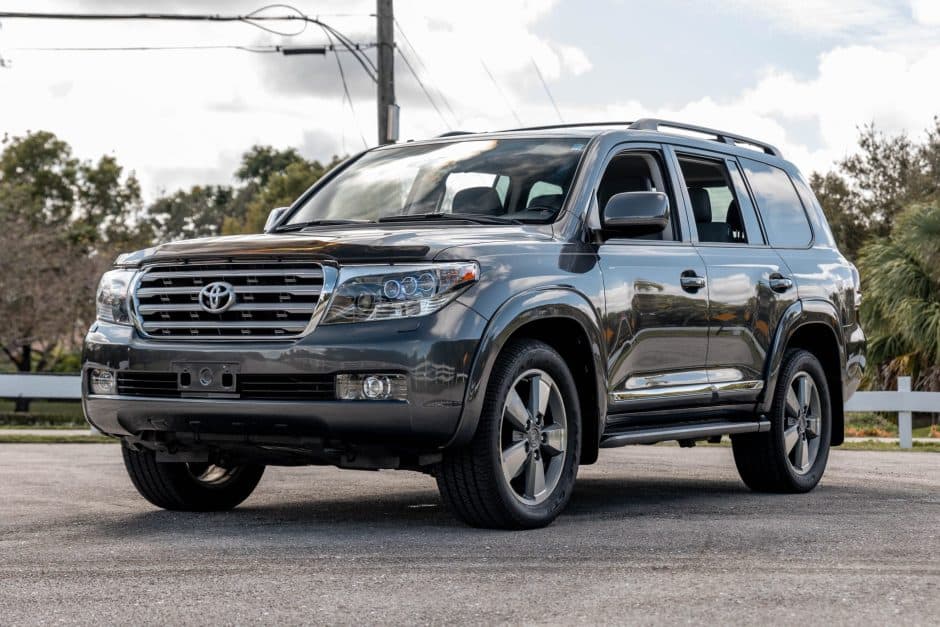 2008 Toyota Land Cruiser 200-Series sold for $60,500