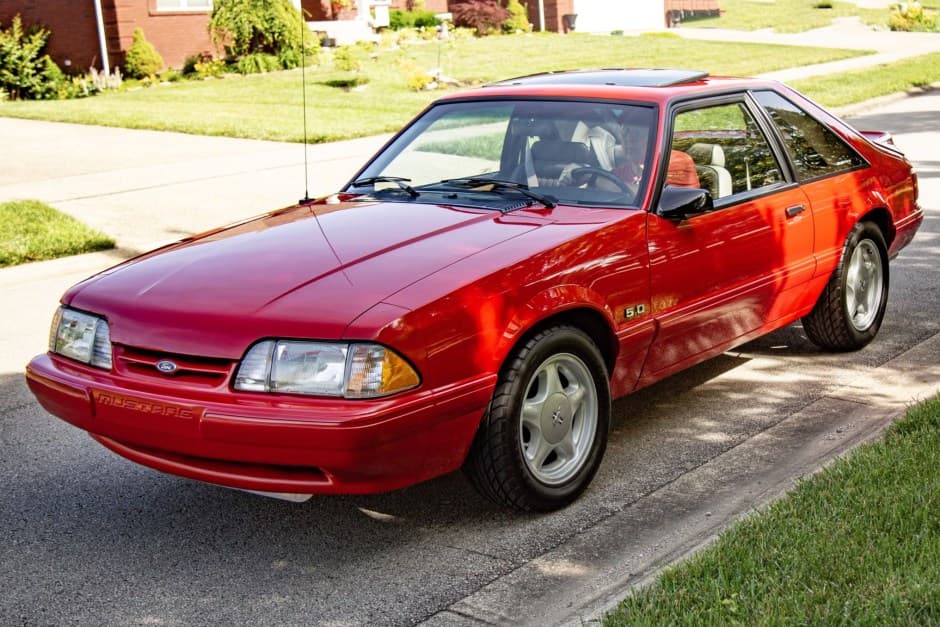 1992 Ford Fox-Body Mustang sold for $43,000