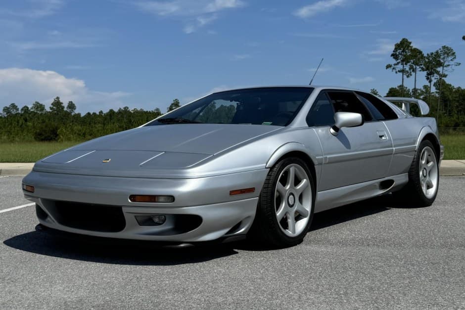 2000 Lotus Esprit sold for $48,000
