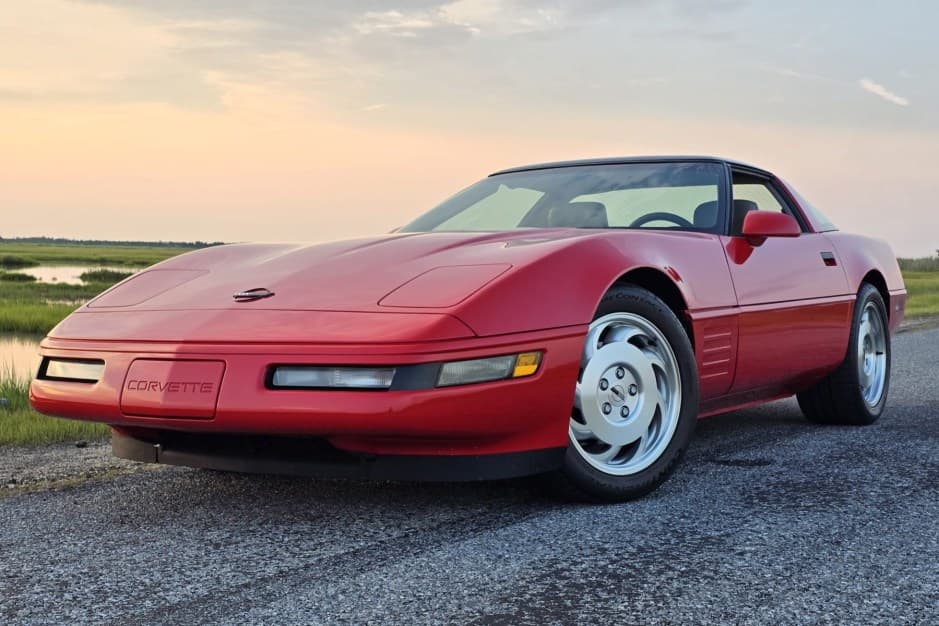 1993 Chevrolet Corvette C4 sold for $16,500