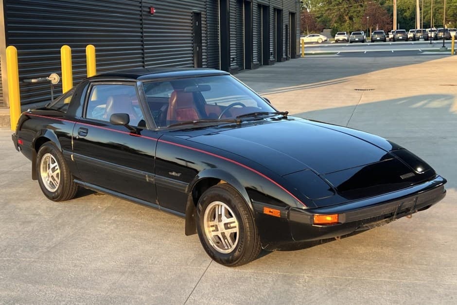 1982 Mazda RX-7 FB sold for $4,700