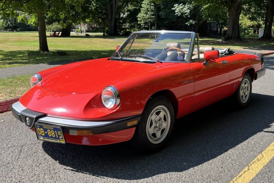 1984 Alfa Romeo 105/115 Spider Series 3 sold for $11,250