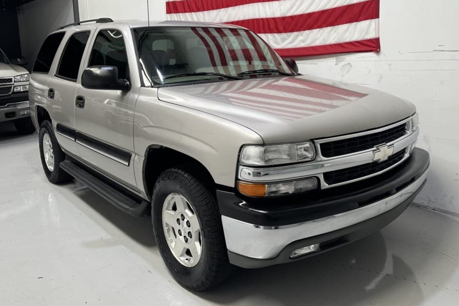2004 Chevrolet Tahoe GMT800 sold for $14,400