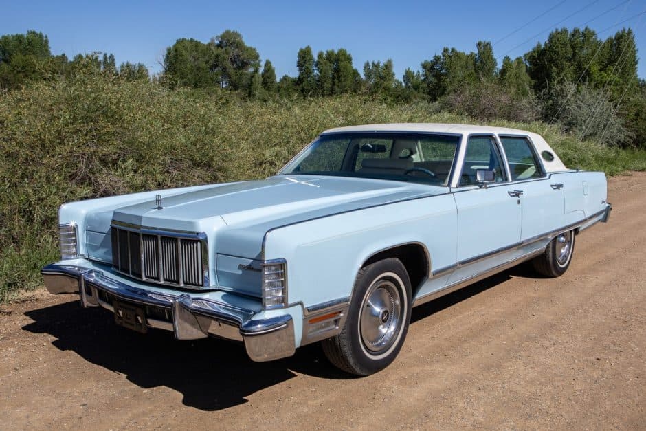 1976 Lincoln Continental (1970-1979) sold for $7,750