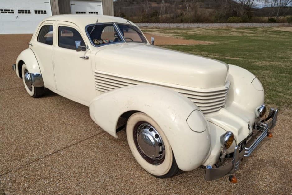 1936 Cord 810/812 sold for $41,750