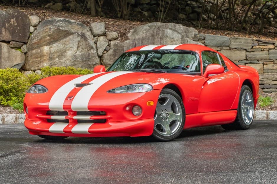 2002 Dodge Viper SR II (1996-2002) sold for $73,000