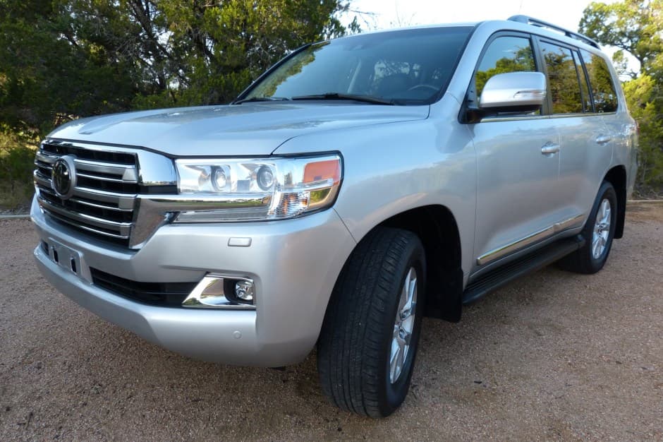 2017 Toyota Land Cruiser 200-Series sold for $77,500