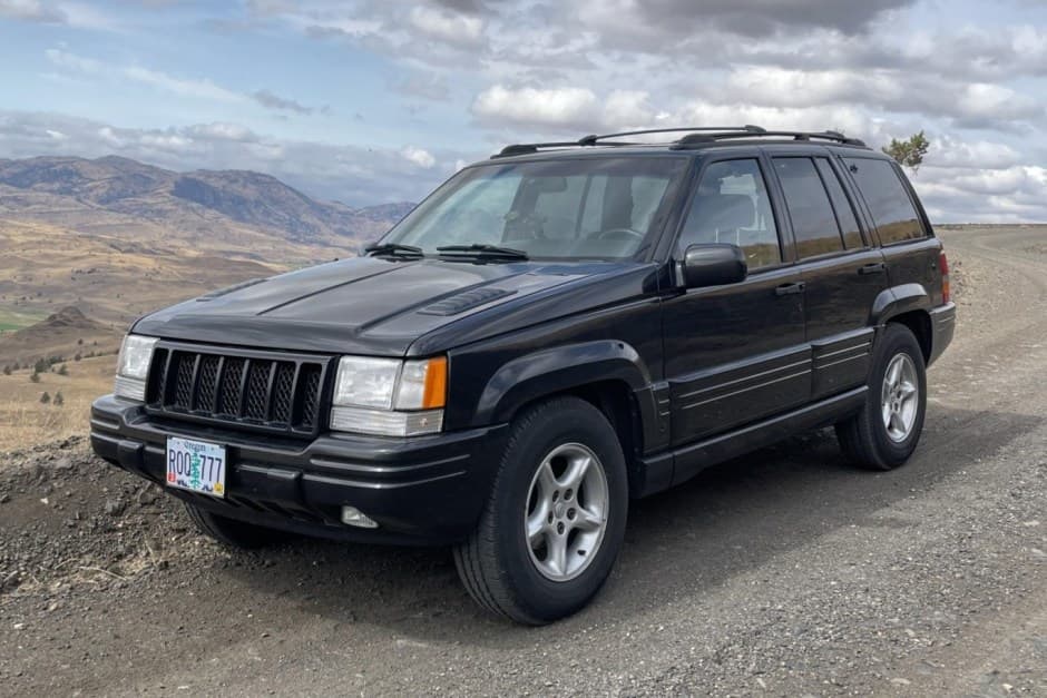 1998 Jeep ZJ Grand Cherokee sold for $14,750
