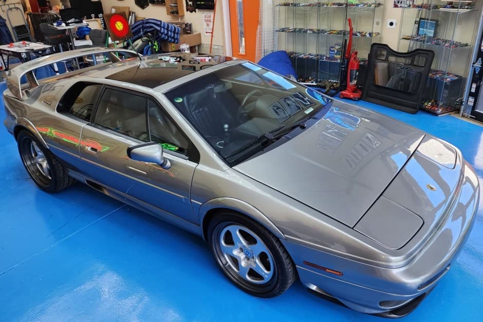 2001 Lotus Esprit sold for $50,000