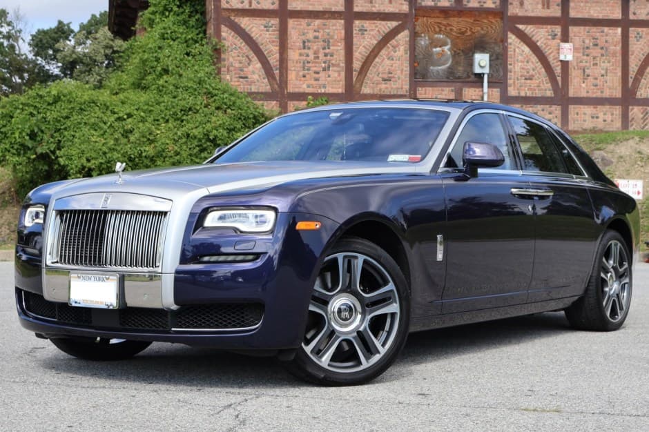 2016 Rolls-Royce Ghost sold for $121,000