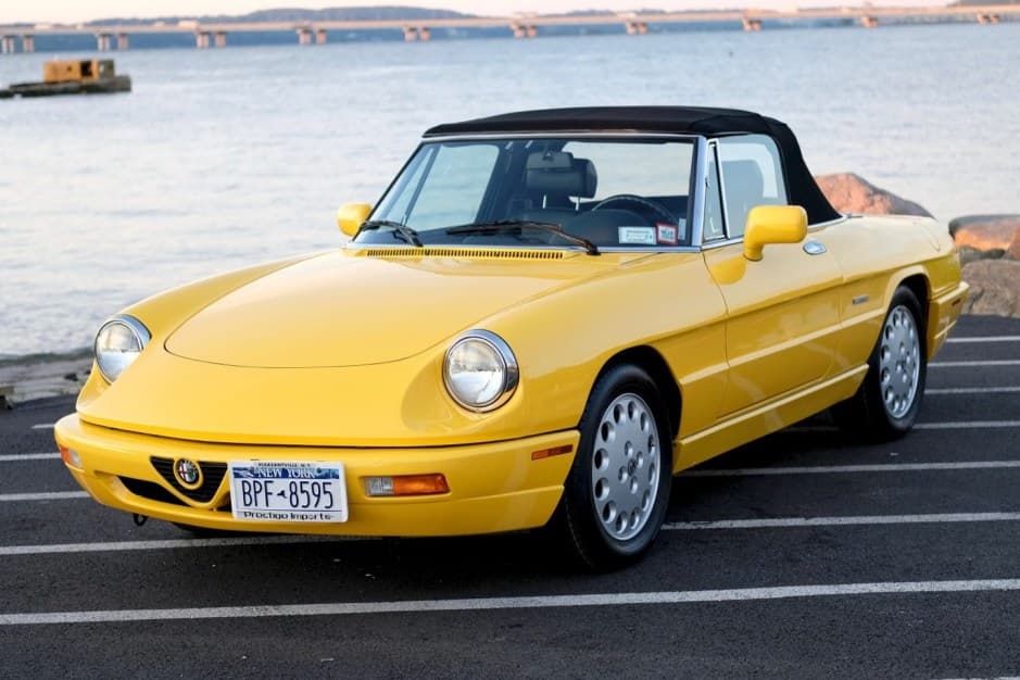 1993 Alfa Romeo 105/115 Spider Series 4 sold for $46,250