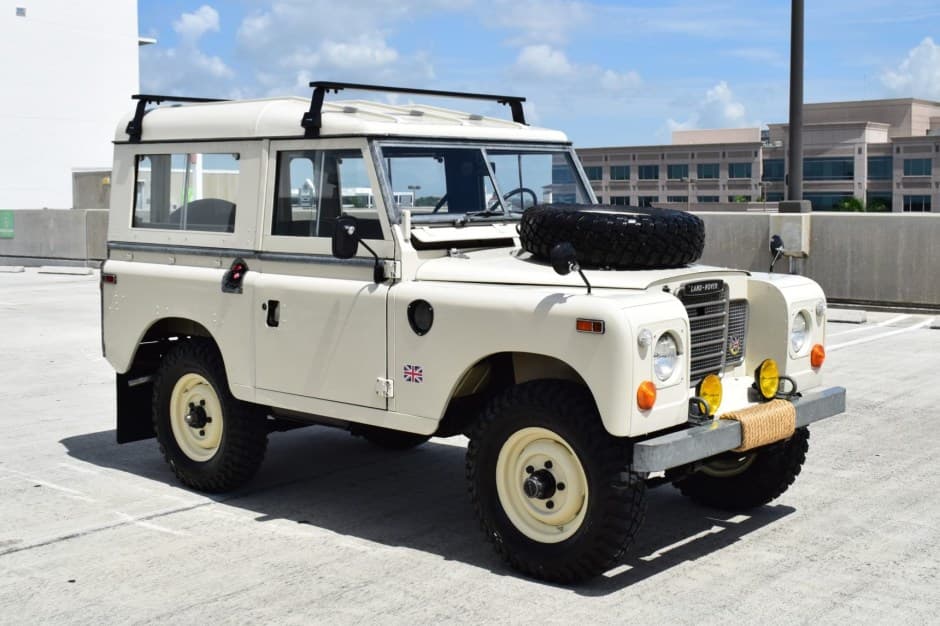 1973 Land Rover Series 88 sold for $33,000