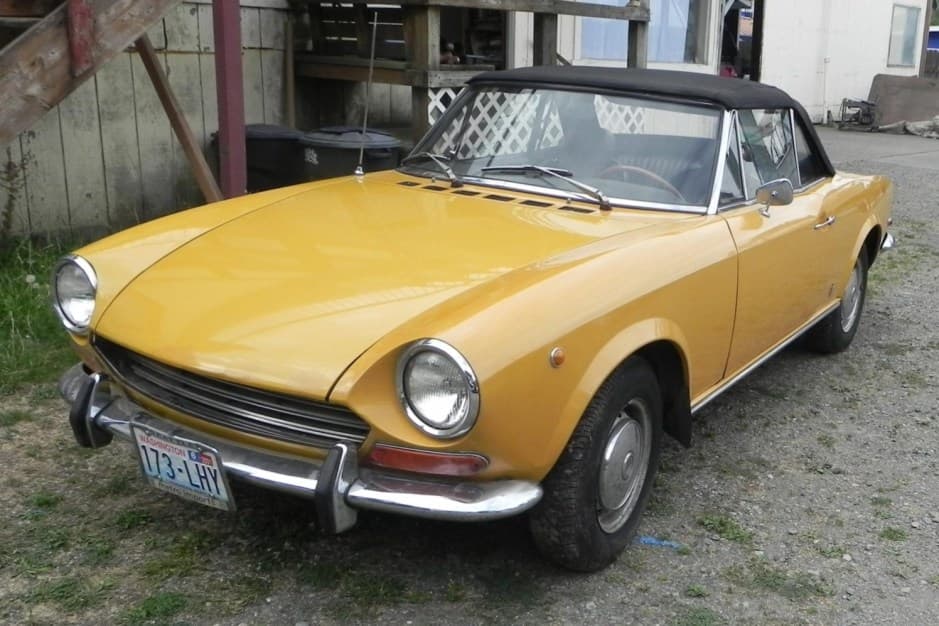 1969 Fiat 124 Spider (1966-1985) sold for $7,600
