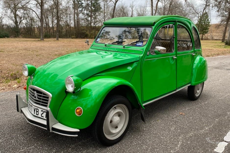 1978 Citroen 2CV sold for $15,250