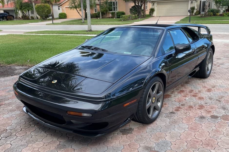2000 Lotus Esprit sold for $53,000