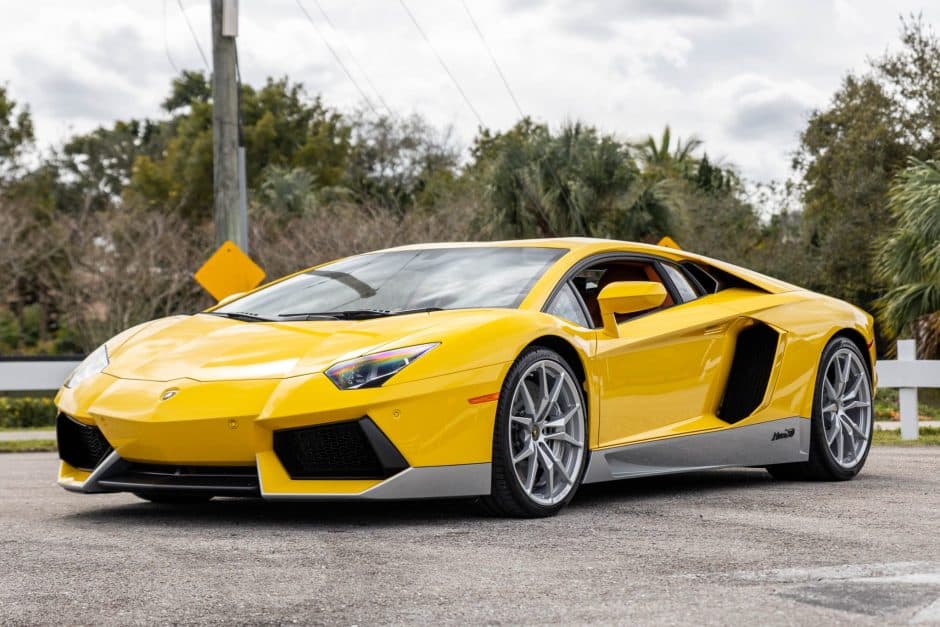 2017 Lamborghini Aventador sold for $449,000