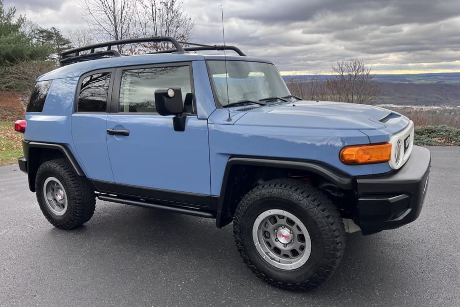 2014 Toyota FJ Cruiser sold for $35,570