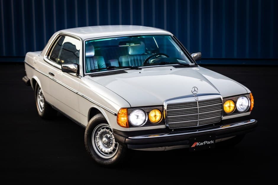 1983 Mercedes-Benz W123 sold for $16,500