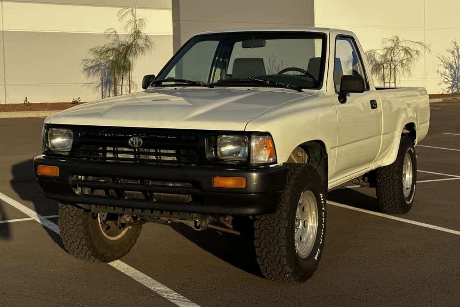 1993 Toyota Pickup (N80/90/100/110 1989-1997) sold for $9,900