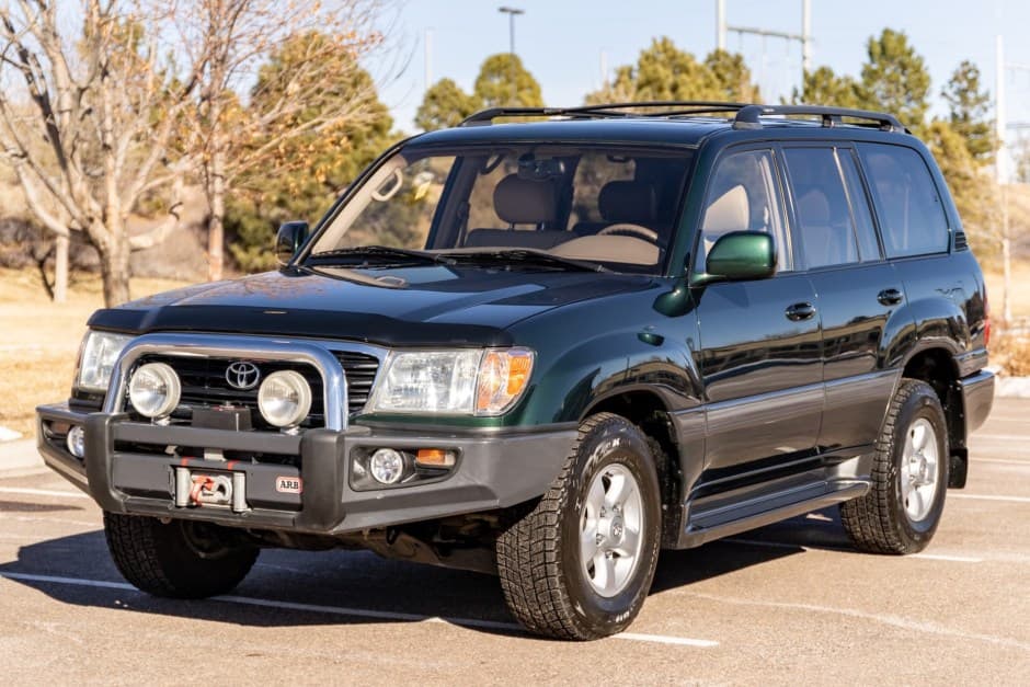 2000 Toyota Land Cruiser 100-Series sold for $43,500