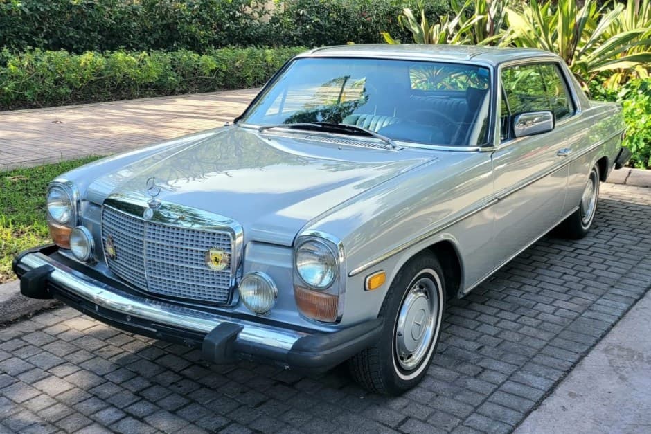 1974 Mercedes-Benz W114 & W115 sold for $10,600