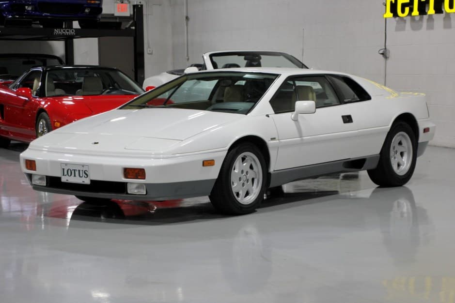 1988 Lotus Esprit sold for $37,503