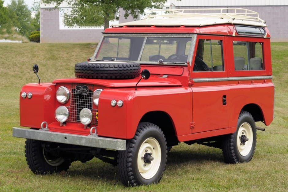 1965 Land Rover Series 88 sold for $42,222