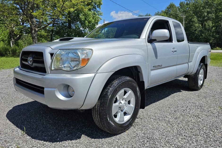 2005 Toyota Tacoma (N2X0 2005-2015) sold for $17,500