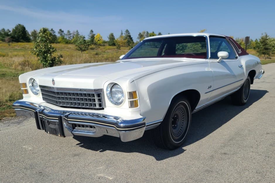 1974 Chevrolet Monte Carlo sold for $8,200