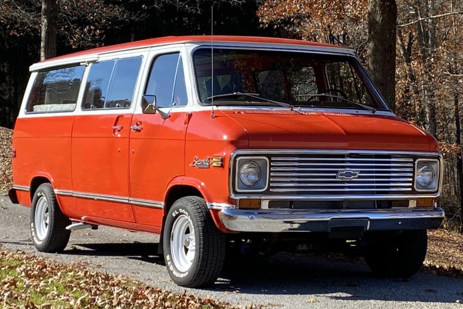 1972 Chevrolet G-Series Van sold for $17,000