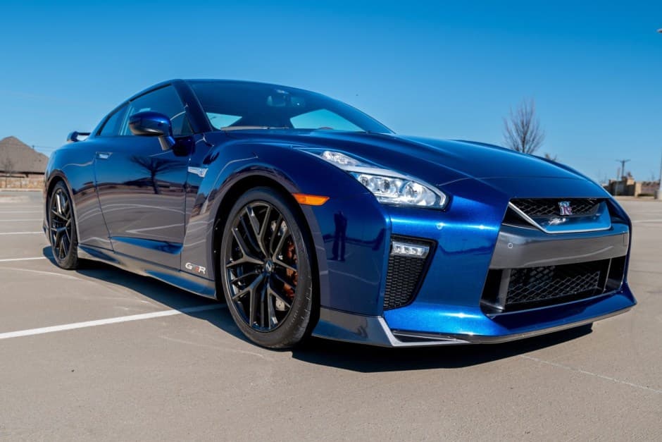 2017 Nissan GT-R R35 sold for $105,200